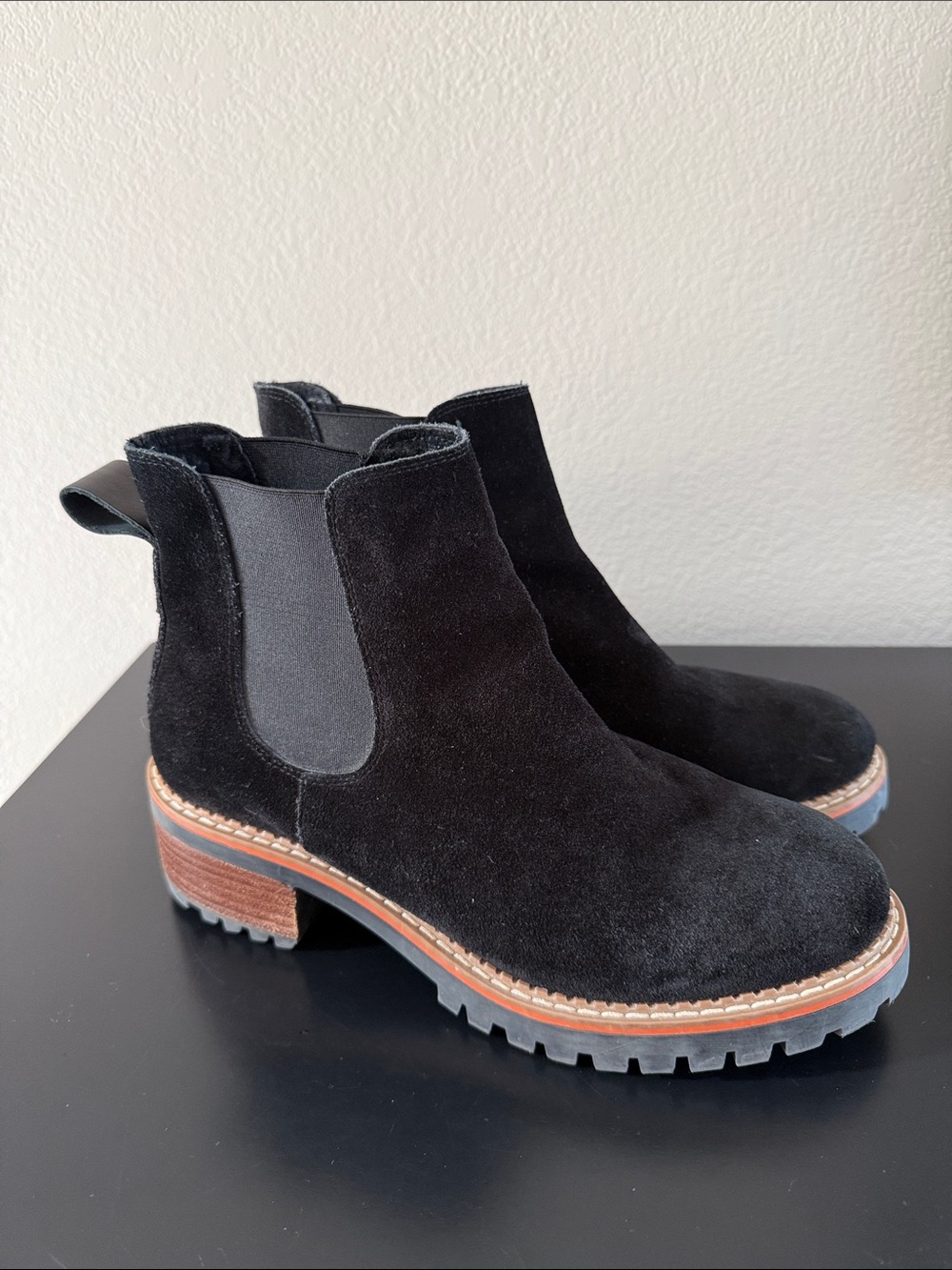 Bertuchi Black Suede Chelsea Boots - Classic Lug Sole